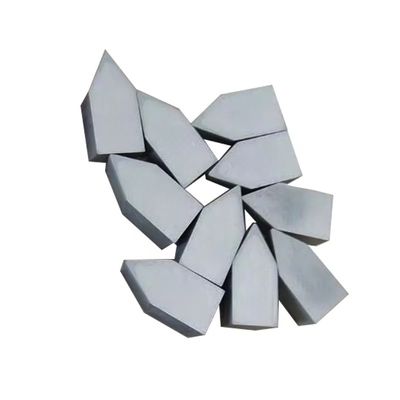 ปรับปรุงความทนทานการใช้งานสูง Tungsten Carbide Brazed Tips กับ YG6 YG6X YG8 สารสกัดสําหรับการผลิตเครื่องมือ