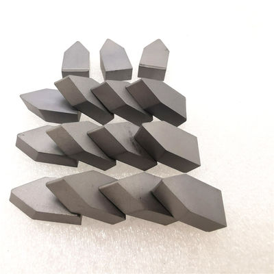 ปรับปรุงความทนทานการใช้งานสูง Tungsten Carbide Brazed Tips กับ YG6 YG6X YG8 สารสกัดสําหรับการผลิตเครื่องมือ
