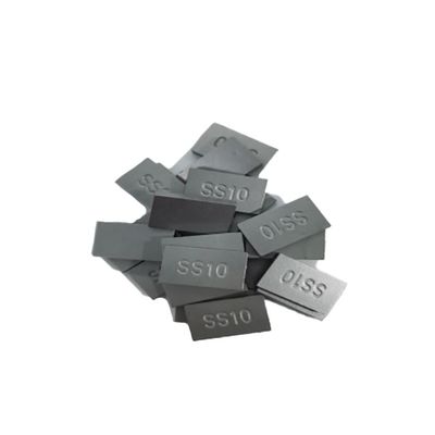 สูตรที่กําหนดเอง YG8 สับสนธิ Tungsten Carbide ทิปสับสนธิด้วยความหนาแน่น 14.75 g / cm3 ความแข็ง 90.0 HRA และ TRS 3200 Mpa