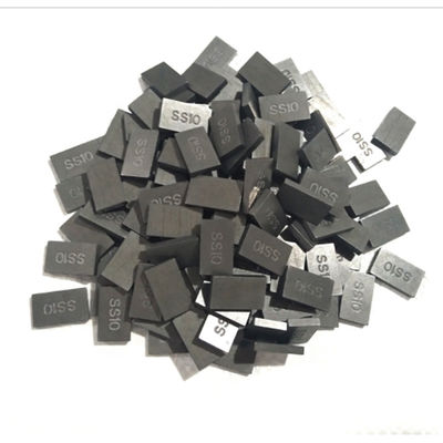 สูตรที่กําหนดเอง YG8 สับสนธิ Tungsten Carbide ทิปสับสนธิด้วยความหนาแน่น 14.75 g / cm3 ความแข็ง 90.0 HRA และ TRS 3200 Mpa